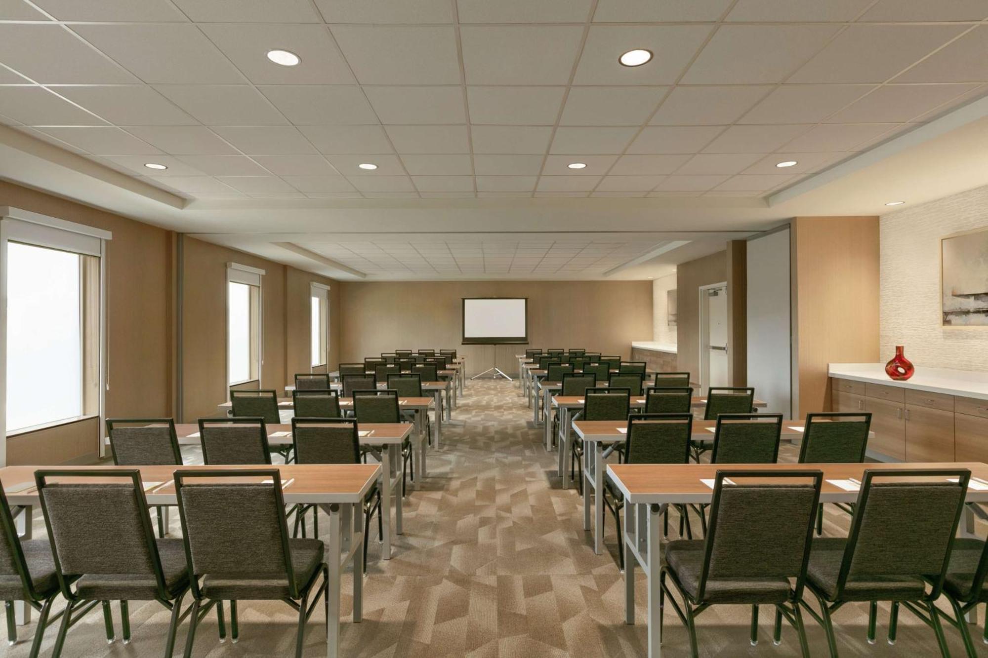 Home2 Suites By Hilton Chantilly Dulles Airport מראה חיצוני תמונה